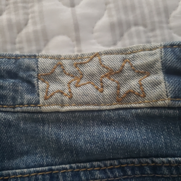 Distressed Shorts size 11 - Picture 6 of 8